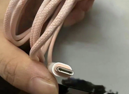 茅箭苹果15维修店分享iPhone15USB-C数据线长啥样